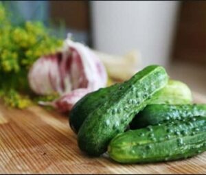 Хрустящие малосольные огурцы – простые и вкусные рецепты